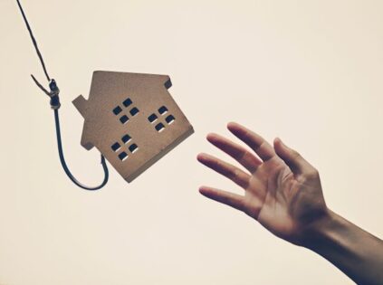 Tisková zpráva o nájezdu flipařů, kdy Renta z nemovitosti může pomoci